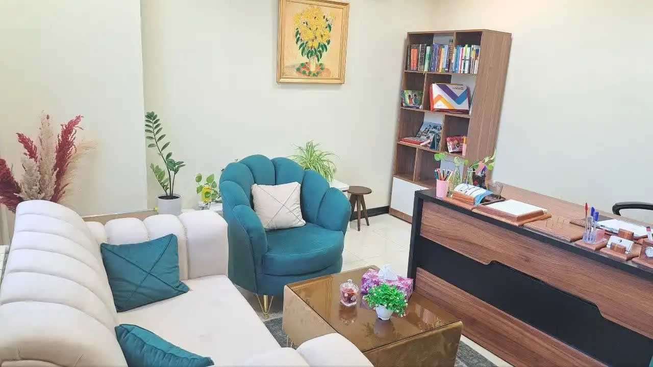 کلینیک رولنشناسی جوانه دکتر آمنه شاهوردی خرم آباد